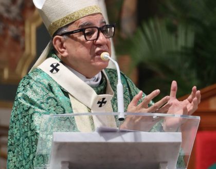 Una sola Iglesia e historia que continúa: Arzobispo Ulloa llama al reencuentro, al diálogo y a bajar el tono